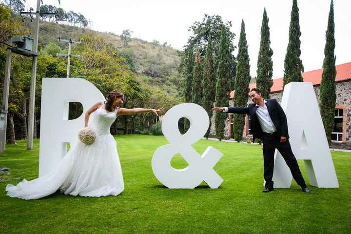 CON NUESTRAS LETRAS GIGANTES