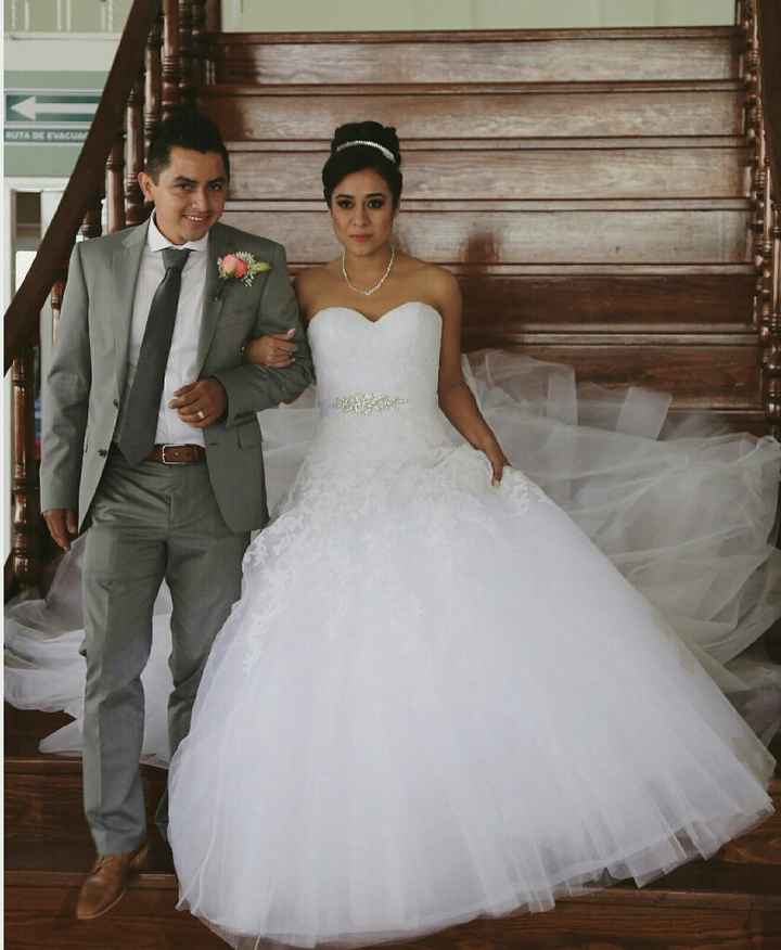 Compartan sus vestidos essence - 1