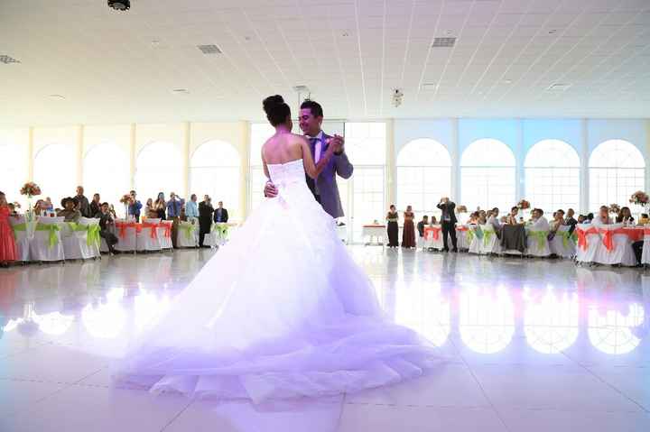 Compartan sus vestidos essence - 3
