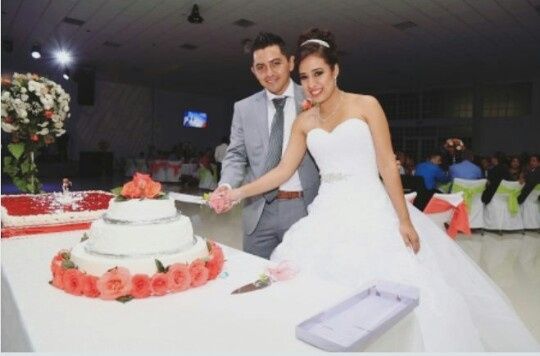 ¿Cómo se debe cortar el pastel de boda? - 1