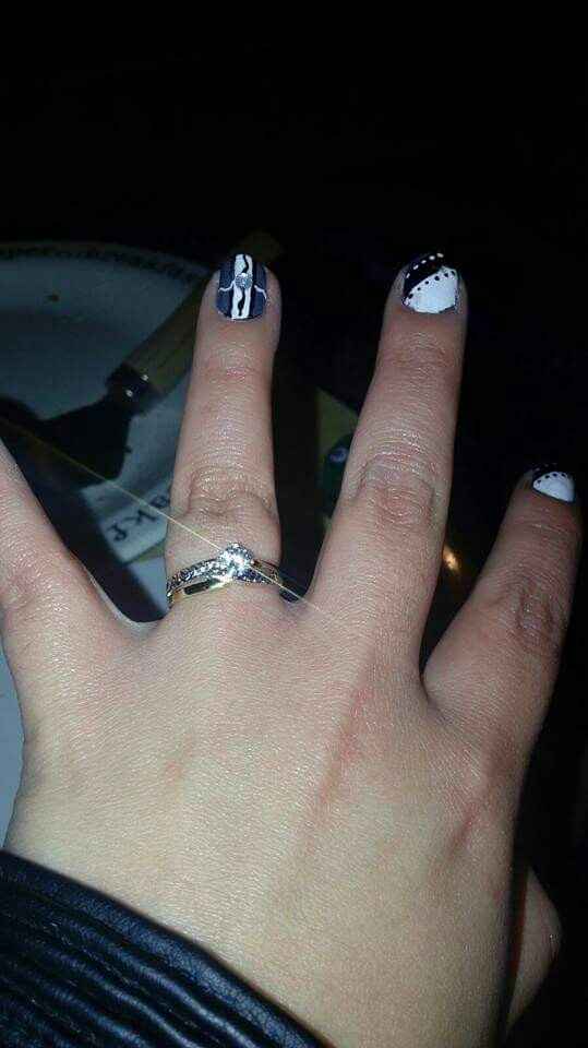 Sus hermosos anillos. - 1