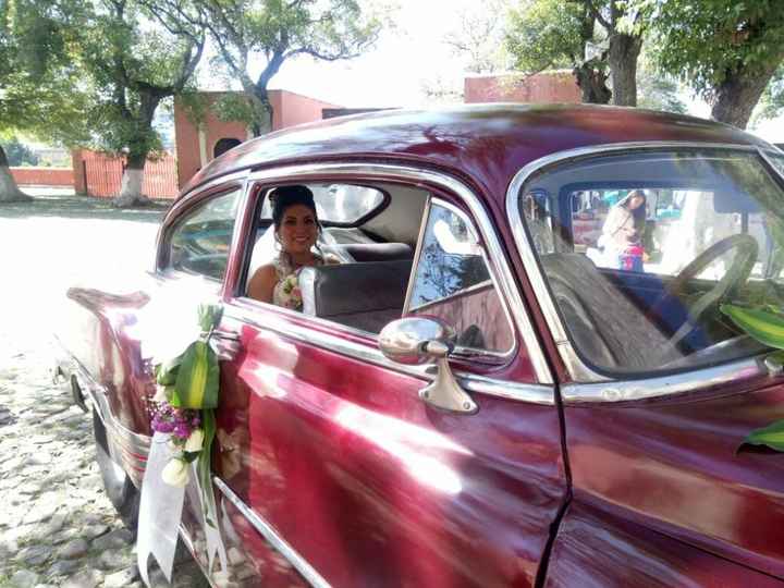 Esperando entrar a la iglesia