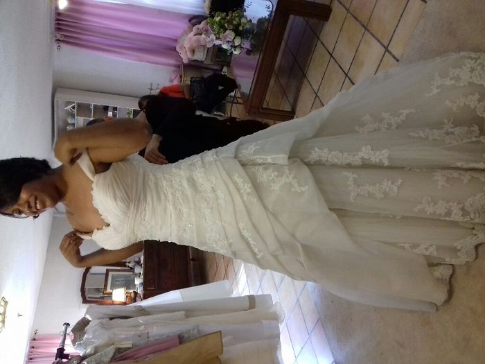  Presuman su vestido - 1