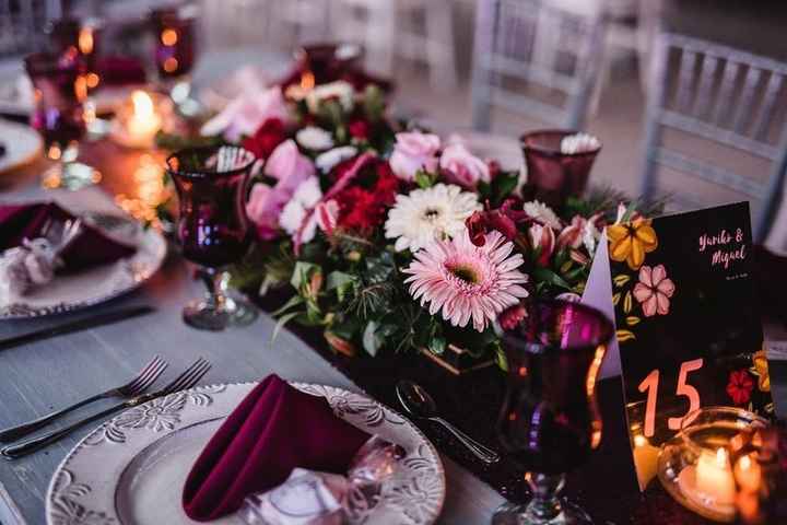 MIRA AMOR OBSERVA LOS COLORES