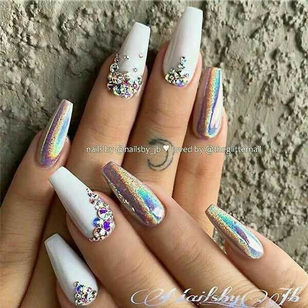 Prefieres usar uñas con color o sin nada? 2