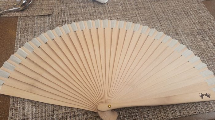 Abanico abierto de un lado