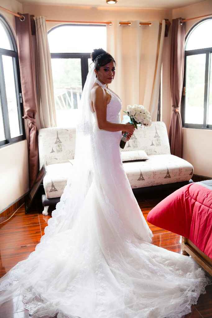  Presuman su vestido - 1