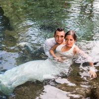 ¡Novia en apuros! Sesión bajo el agua... - 1