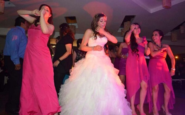 Baile con las damas de honor 