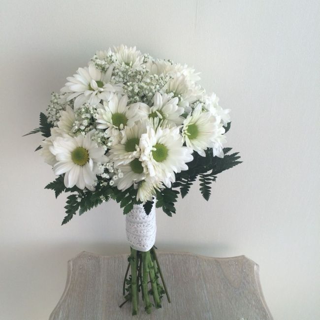 Ramos con margaritas presente 3