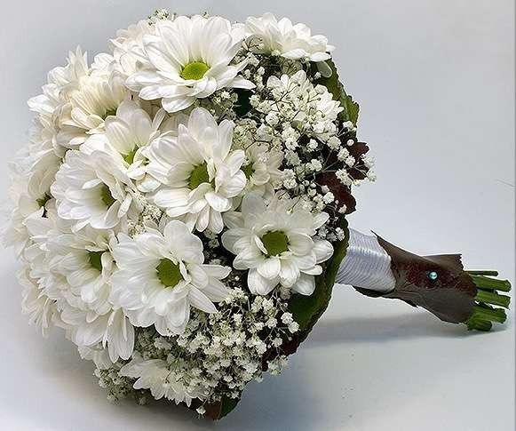 Ramos con margaritas presente 8