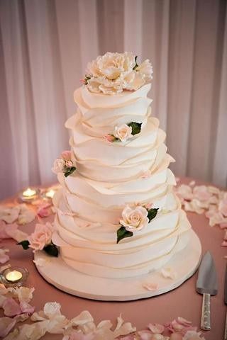 Diferentes estilos para el pastel de bodas 9
