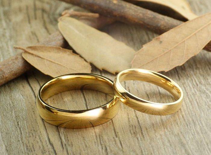 Argollas y anillo de compromiso 6