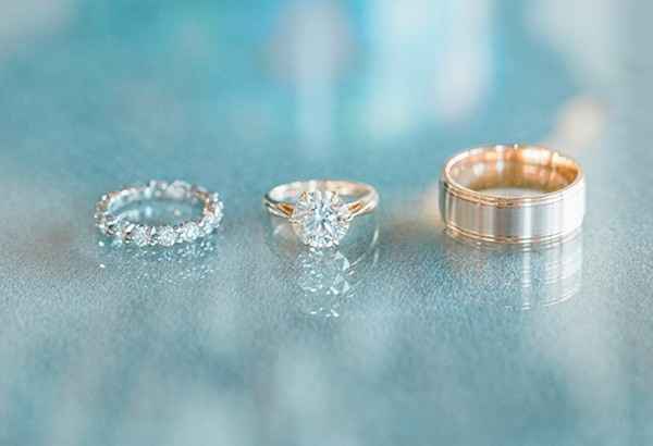 Argollas y anillo de compromiso - 7