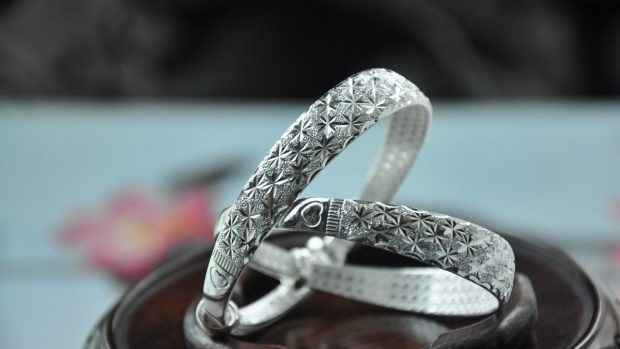 Argollas y anillo de compromiso - 9