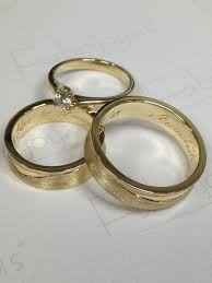 Argollas y anillo de compromiso - 10