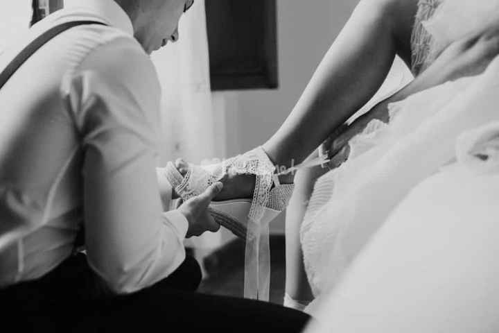 Novia alistandose - 27