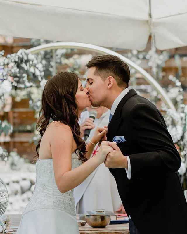 El primer beso de esposos - 3