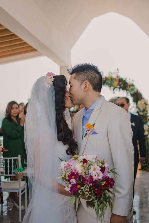 El primer beso de esposos - 4