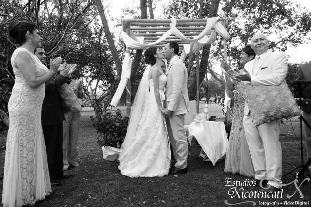 El primer beso de esposos - 5