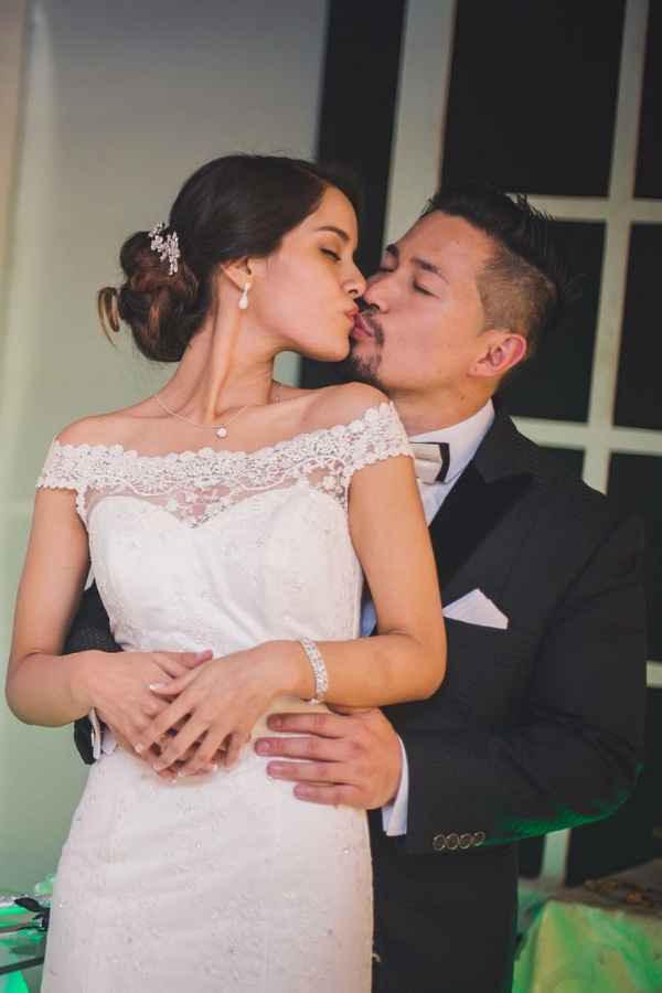 El primer beso de esposos - 7