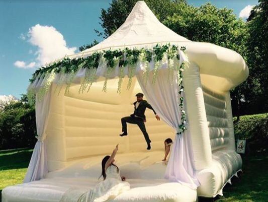 Busco!!! inflable blanco 1