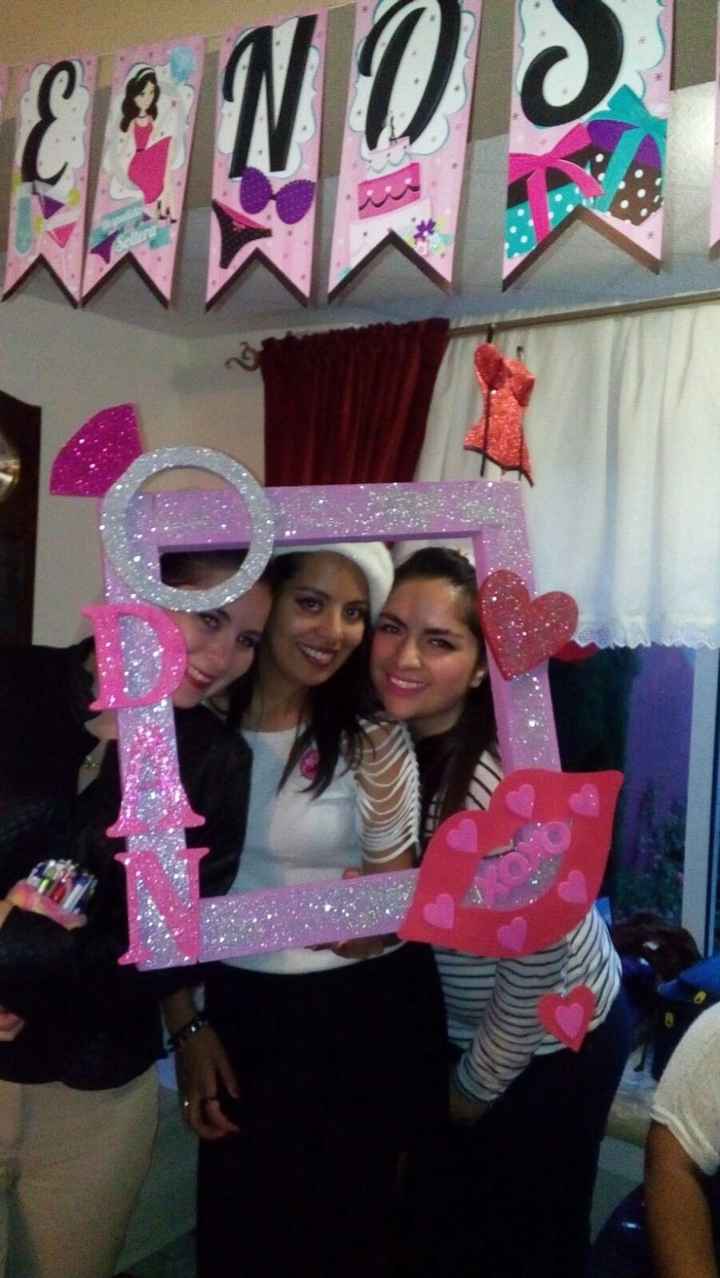 con mis damas, aunq falta 1 en la foto