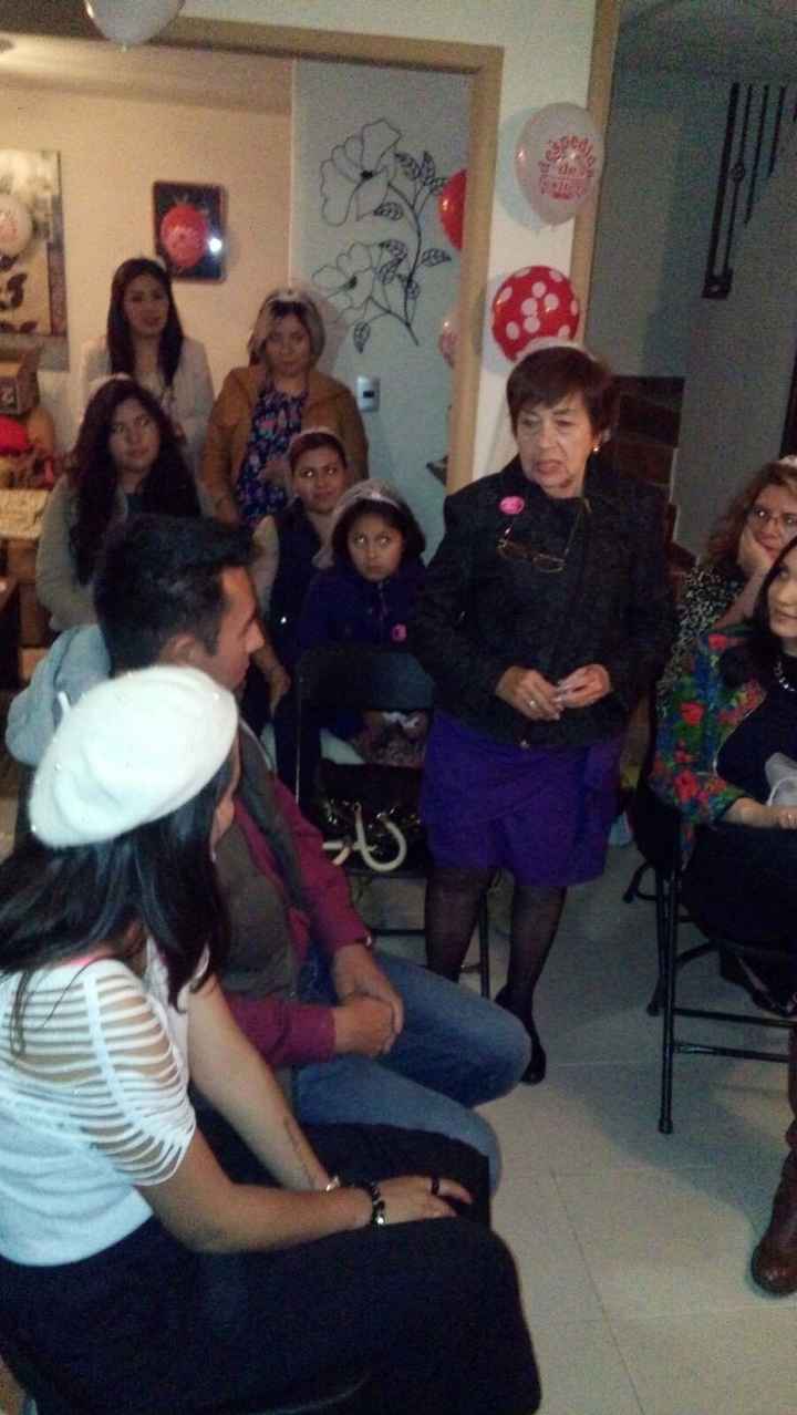 la abuela de mi novio diciendonos unas palabras