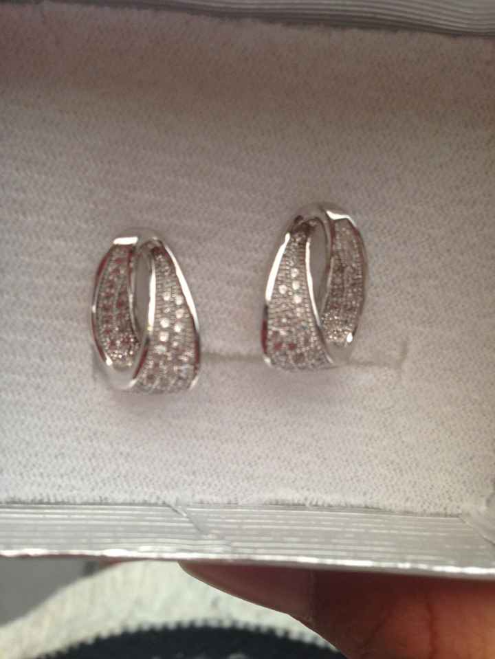 y por fin mis aretes :D
