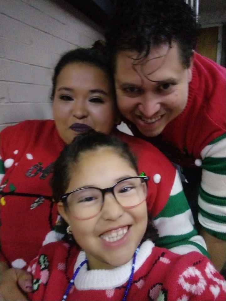 ¿Te gustan los ugly sweater en parejas? 🧥 - 1