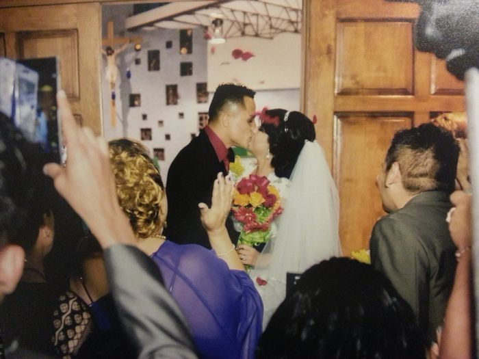 Qué aventar arroz-petalos-burbujas-bengalas - 1