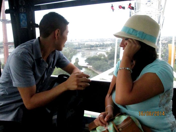 asi me entrego mi anillo de compromiso