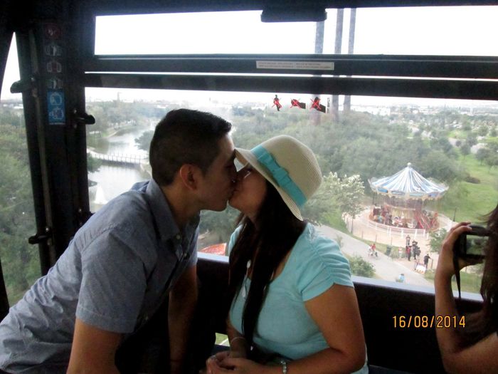 asi me entrego mi anillo de compromiso