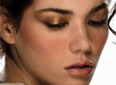 Maquillaje en tono bronce 2