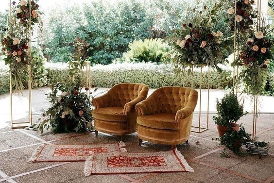 Colores: Detalles de terciopelo amarillo en tu boda 7