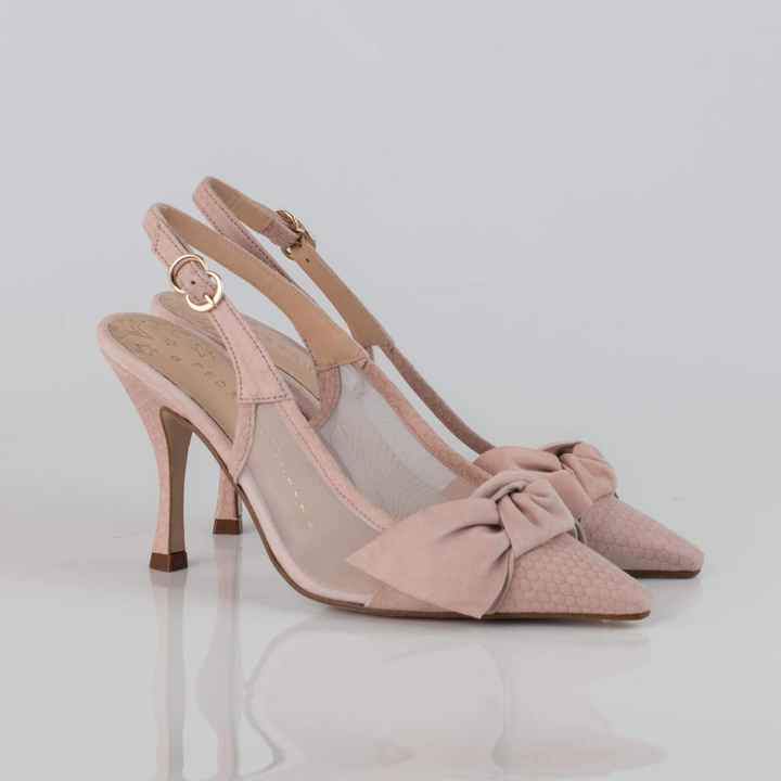 Zapatillas en tono rosa - 1