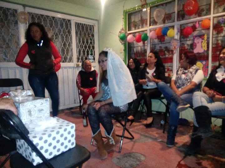 Mi mamita hermosa cuidándome