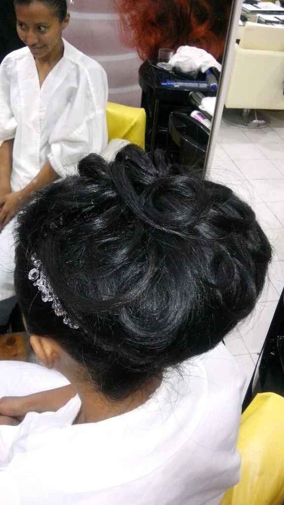 Llegó  el gran día no puedo creerlo estas fotos son de la prueba de peinado y maquillaje pero las uñ