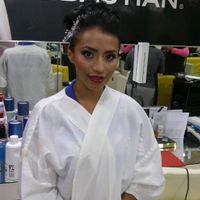 Llegó  el gran día no puedo creerlo estas fotos son de la prueba de peinado y maquillaje pero las uñ