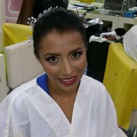 Llegó  el gran día no puedo creerlo estas fotos son de la prueba de peinado y maquillaje pero las uñ