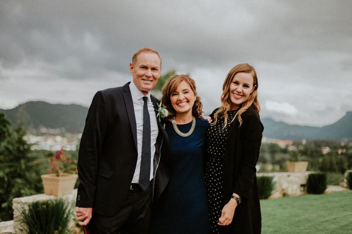 Mis suegros y mi cuñada (gemela de mi esposo)