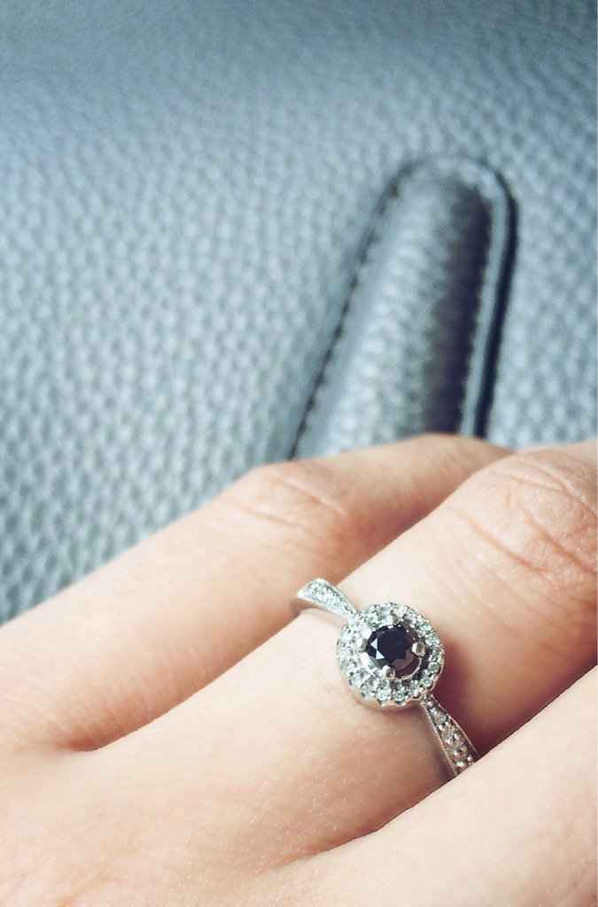 Tu anillo de compromiso se parece a... - 1