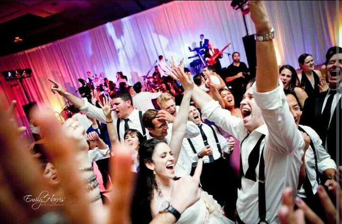 Tips para que tus invitados no dejen de bailar!!! - 5