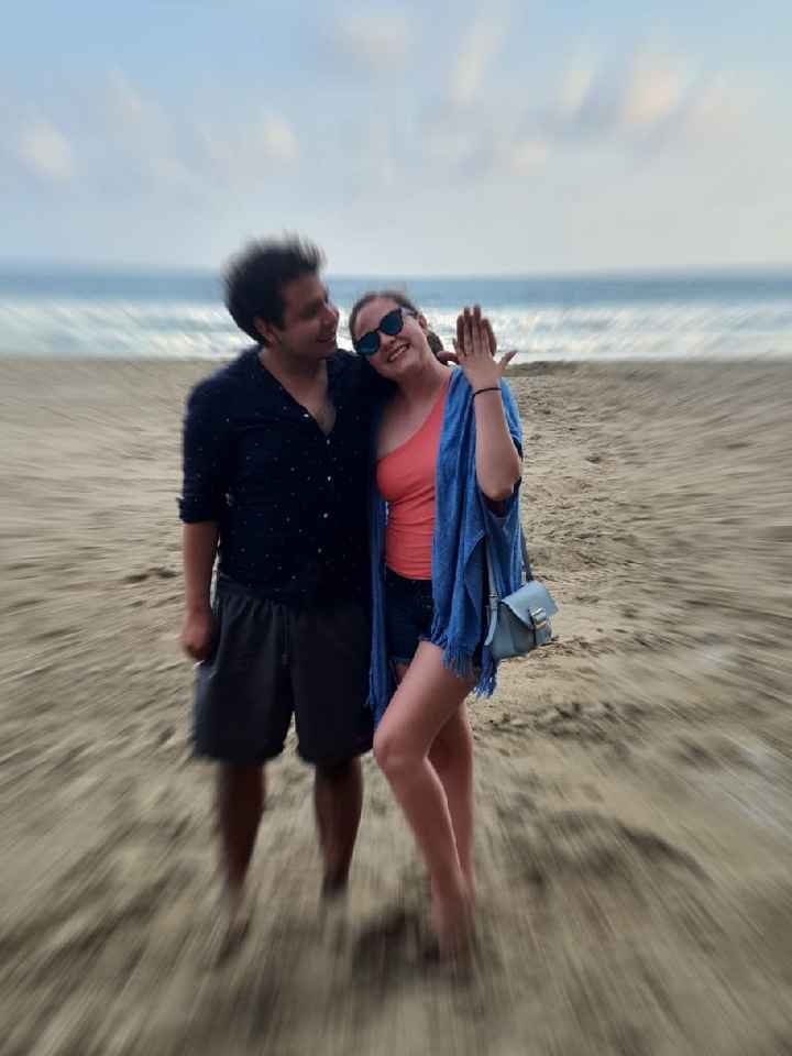 Yan reta a los novios de la comunidad a subir la foto de su propuesta de matrimonio - 1
