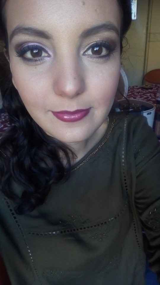 ahi esta ya todo terminado sin cejas definidas y sin pestañas postizas 