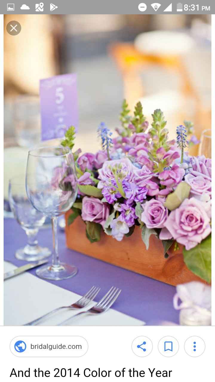 mantel blanco con camino lila