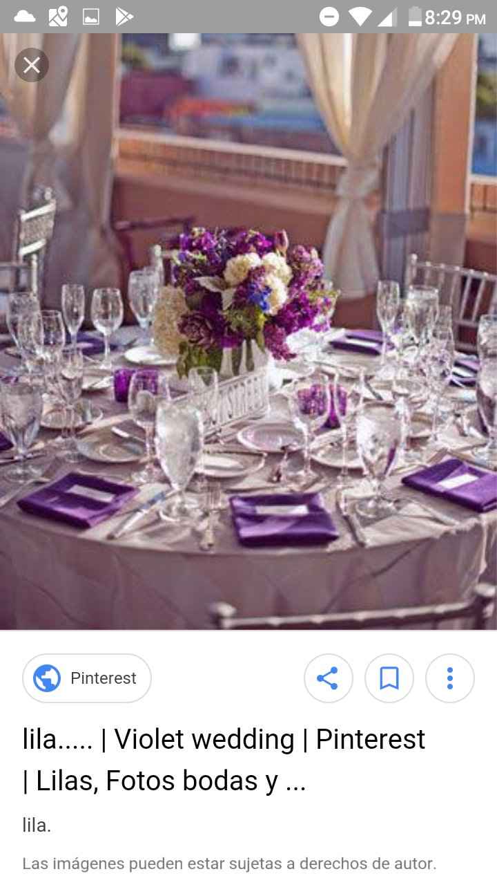 mantel lila y servilletas violetas