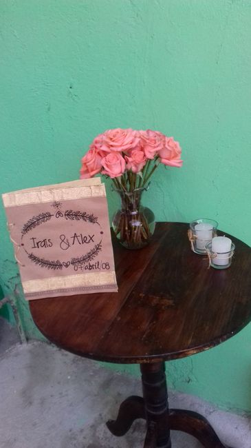 Mesita de firma con mi libro DIY