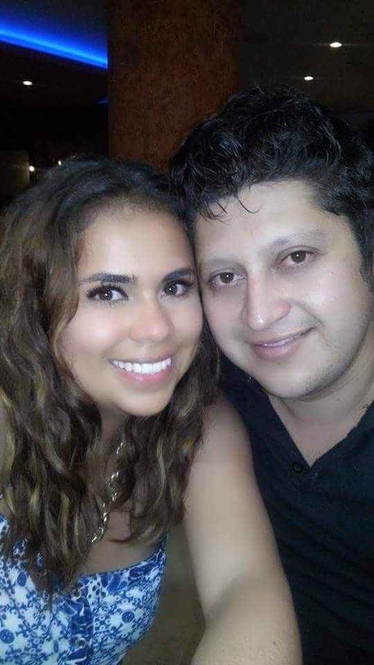 Mi esposo y yo :D
