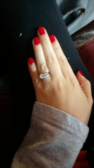  ¡presuman sus anillos con su manicure favorito! - 1